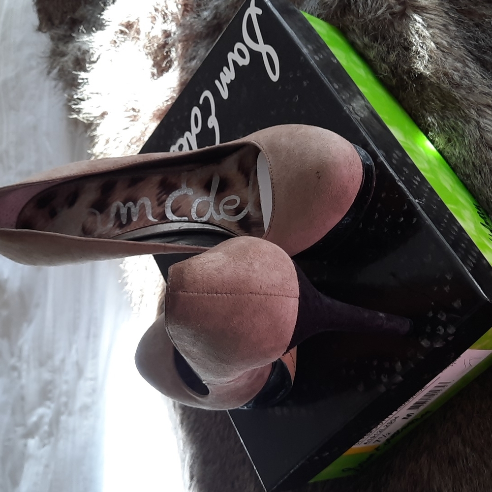 Sam Edelman yeah Putty Suede ..two tone Black, Grey 7 1/2 very comfortable